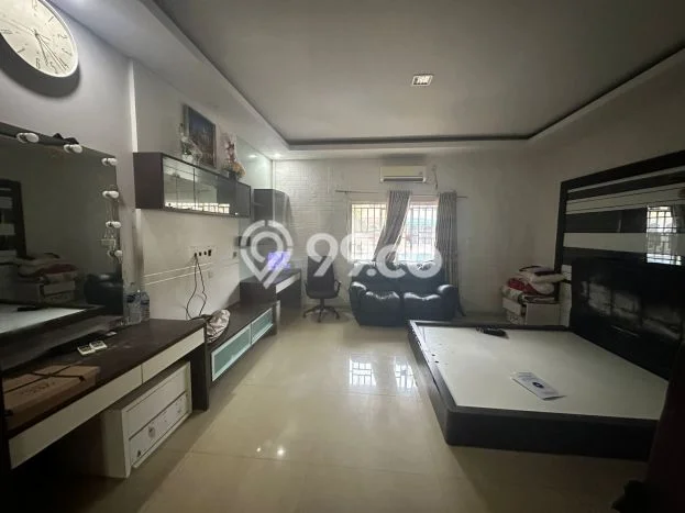 Ruko Kawasan Premium di Nagoya, Luas 220m², Jalan Utama Ruko Kawasan Premium di Nagoya, Luas 220m², Jalan Utama