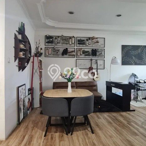 For Sale Rumah 5 Kamar Lokasi Strategis Nyaman dan Strategis di Antapani For Sale Rumah 5 Kamar Lokasi Strategis Nyaman dan Strategis di Antapani