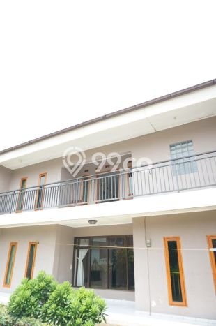 Rumah Modern 4 KT di Cihanjuang Bandung Semi Furnished Rumah Modern 4 KT di Cihanjuang Bandung Semi Furnished