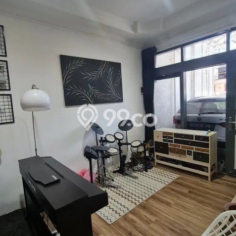 For Sale Rumah 5 Kamar Lokasi Strategis Nyaman dan Strategis di Antapani For Sale Rumah 5 Kamar Lokasi Strategis Nyaman dan Strategis di Antapani