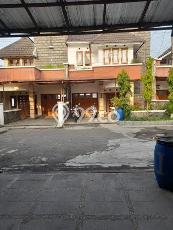 Hunian Cantik Modern Lb 182m2 di Coblong, Bandung Hunian Cantik Modern Lb 182m2 di Coblong, Bandung