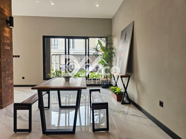 Rumah Elit Modern Tanpa Renovasi di BSD Delatinos Tangerang Rumah Elit Modern Tanpa Renovasi di BSD Delatinos Tangerang