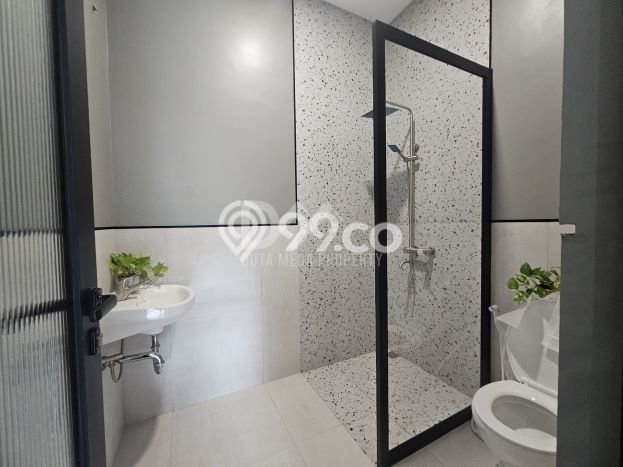 For Sale! Luxury House LT 175m2 Desain Modern di BSD Giri Loka For Sale! Luxury House LT 175m2 Desain Modern di BSD Giri Loka