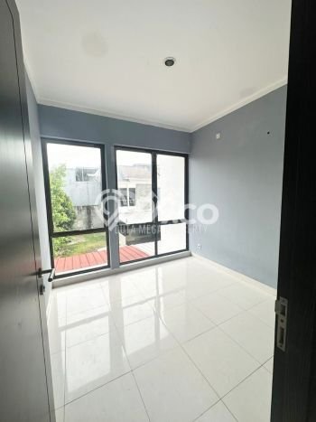 Rumah Minimalis 3 KT di Graha Raya Tangerang Unfurnished Rumah Minimalis 3 KT di Graha Raya Tangerang Unfurnished