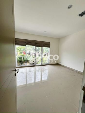 Hunian Mewah LB 105m2 Siap Pakai Desain Elegan di Gading Serpong, Tangerang Hunian Mewah LB 105m2 Siap Pakai Desain Elegan di Gading Serpong, Tangerang