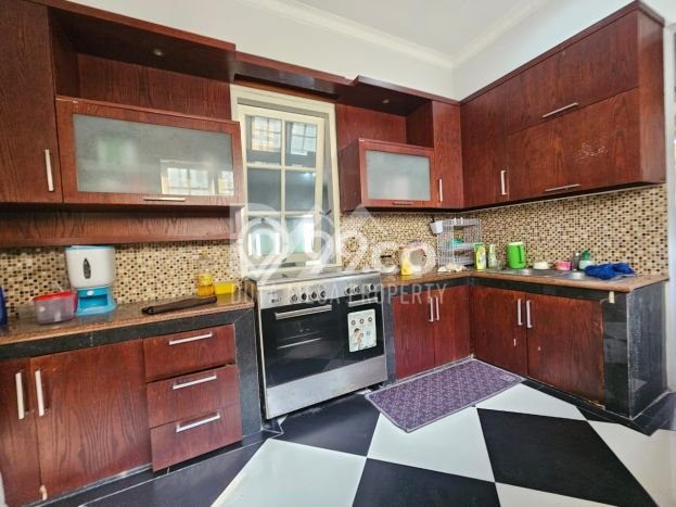 Hunian Nyaman , Lingkungan Tenang - LT 220m2m² Hunian Nyaman , Lingkungan Tenang - LT 220m2m²