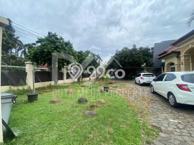 Ready to Use! Luxury House LT 994m2 Desain Elegan di Bintaro Ready to Use! Luxury House LT 994m2 Desain Elegan di Bintaro