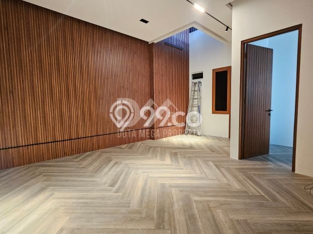 Dijual Rumah Mewah Elegan Dengan View Eksklusif di Graha Bintaro, Jakarta Selatan Dijual Rumah Mewah Elegan Dengan View Eksklusif di Graha Bintaro, Jakarta Selatan