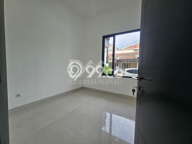 For Sale Hunian Rumah Terawat 3 KT di Graha Raya, Tangerang Selatan For Sale Hunian Rumah Terawat 3 KT di Graha Raya, Tangerang Selatan