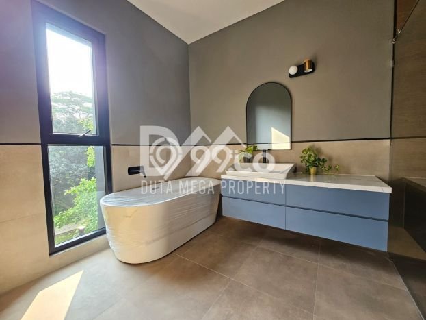 Rumah Elit Modern Tanpa Renovasi di BSD Delatinos Tangerang Rumah Elit Modern Tanpa Renovasi di BSD Delatinos Tangerang