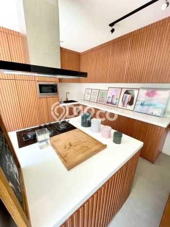 Ready to Use! Luxury House LT 234m2 Desain Elegan di Veteran Ready to Use! Luxury House LT 234m2 Desain Elegan di Veteran