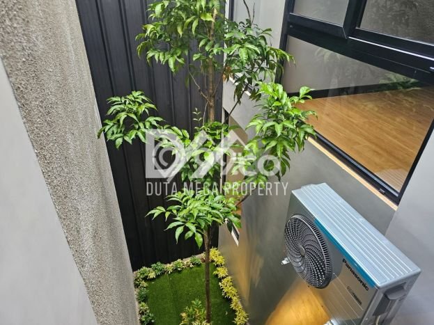 Rumah Elit Modern Tanpa Renovasi di BSD Delatinos Tangerang Rumah Elit Modern Tanpa Renovasi di BSD Delatinos Tangerang