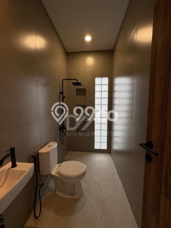 Hunian Mewah LB 190m2 Siap Huni Desain Elegan di BSD Kencana Loka, Tangerang Hunian Mewah LB 190m2 Siap Huni Desain Elegan di BSD Kencana Loka, Tangerang
