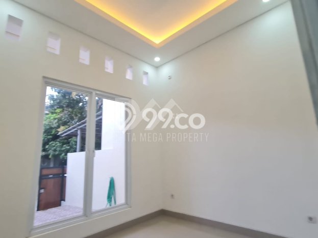 Rumah Luas Asri 3 KT Siap Pakai di Graha Raya Tangerang Rumah Luas Asri 3 KT Siap Pakai di Graha Raya Tangerang