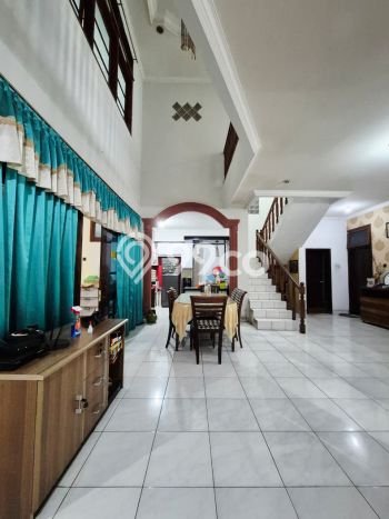 Rumah Elit LB 180m2 Siap Huni Desain Elegan di Tanjung Duren, Jakarta Barat Rumah Elit LB 180m2 Siap Huni Desain Elegan di Tanjung Duren, Jakarta Barat
