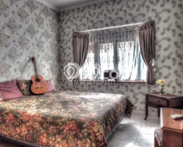 Rumah Mewah LB 330m2 Siap Huni Desain Elegan di Bintaro, Tangerang Selatan Rumah Mewah LB 330m2 Siap Huni Desain Elegan di Bintaro, Tangerang Selatan