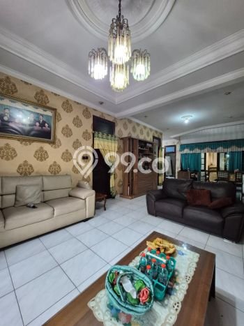 Rumah Elit LB 180m2 Siap Huni Desain Elegan di Tanjung Duren, Jakarta Barat Rumah Elit LB 180m2 Siap Huni Desain Elegan di Tanjung Duren, Jakarta Barat