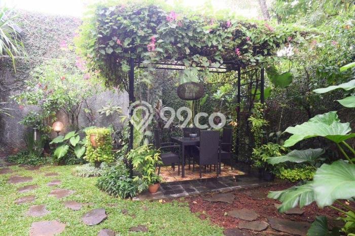 Rumah Mewah Siap Huni LT 1630m2 di Jagakarsa, Jakarta Selatan Rumah Mewah Siap Huni LT 1630m2 di Jagakarsa, Jakarta Selatan