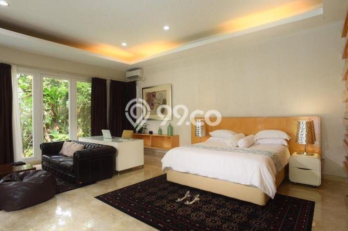 Rumah Mewah Siap Huni LT 1630m2 di Jagakarsa, Jakarta Selatan Rumah Mewah Siap Huni LT 1630m2 di Jagakarsa, Jakarta Selatan