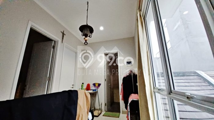 Rumah Modern 3 KT di Graha Raya Tangerang Semi Furnished Rumah Modern 3 KT di Graha Raya Tangerang Semi Furnished