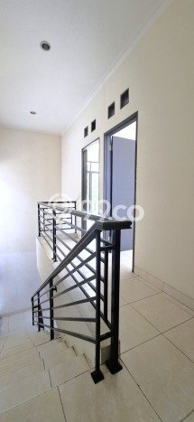 Rumah Modern 3 Kamar LT 135m2 di Graha Raya Rumah Modern 3 Kamar LT 135m2 di Graha Raya