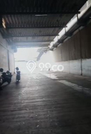 Disewakan Gudang di Kawasan Ramai Kadu Luas 2580m2 Disewakan Gudang di Kawasan Ramai Kadu Luas 2580m2