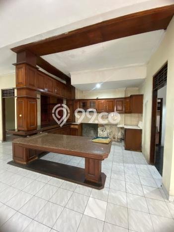 Hunian Modern Disewakan 5 Kamar di Tebet Bisa Nego Hunian Modern Disewakan 5 Kamar di Tebet Bisa Nego