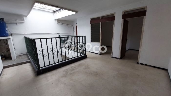 RARE UNIT! Rumah di Tebet, 3 KM, Pemandangan Kota, Luas 150m² LB 200m² RARE UNIT! Rumah di Tebet, 3 KM, Pemandangan Kota, Luas 150m² LB 200m²