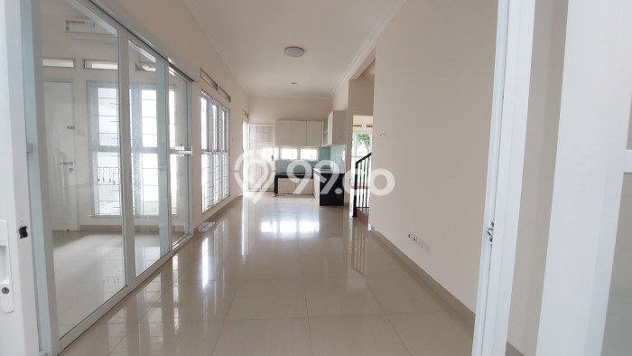 Rumah Mewah Siap Huni LT 135m2 di Tebet, Jakarta Selatan Rumah Mewah Siap Huni LT 135m2 di Tebet, Jakarta Selatan