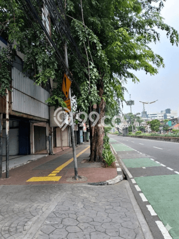 Ruko Dijual di Prime Area Jakarta Timur Luas 600m2 Ruko Dijual di Prime Area Jakarta Timur Luas 600m2