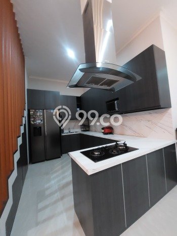 LOKASI TERBAIK! Rumah di Tebet, 4 KM, Area Premium, Luas 137m² Bangunan 225m² LOKASI TERBAIK! Rumah di Tebet, 4 KM, Area Premium, Luas 137m² Bangunan 225m²