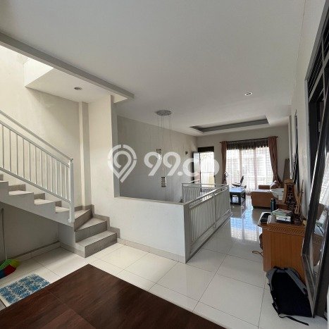 Rumah Elit Modern Tanpa Renovasi di Bandung Kota Bandung Rumah Elit Modern Tanpa Renovasi di Bandung Kota Bandung