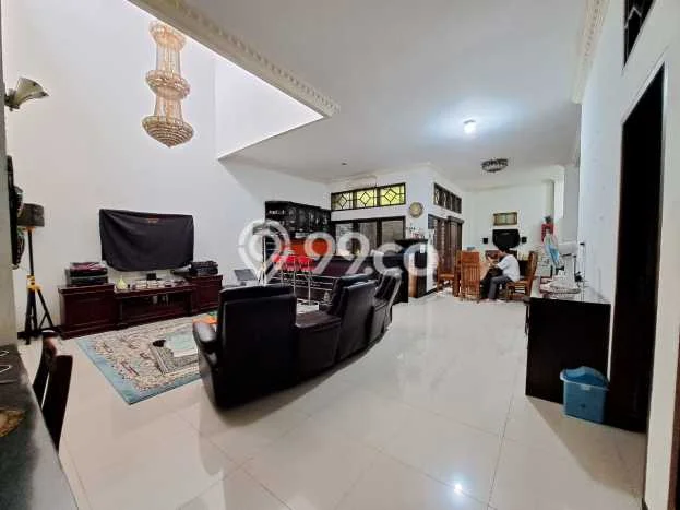 Rumah Asri area , Bandung, LT 200m2m² LB 300m2m² Rumah Asri area , Bandung, LT 200m2m² LB 300m2m²