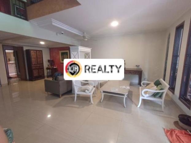 Ready to Use! Luxury House LT 135m2 Desain Modern di Tomang Ready to Use! Luxury House LT 135m2 Desain Modern di Tomang