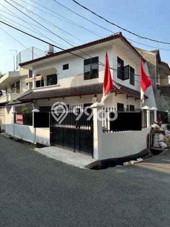 For Sale! Premium House LT 135m2 Desain Modern di Tomang For Sale! Premium House LT 135m2 Desain Modern di Tomang