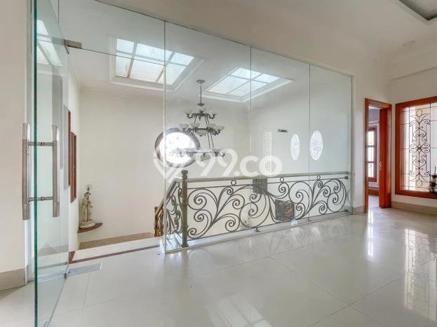 Rumah Luxury Modern Siap Huni di Puri Indah Jakarta Barat Rumah Luxury Modern Siap Huni di Puri Indah Jakarta Barat