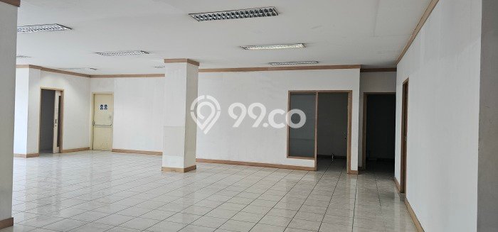 Ruko Disewa di Jakarta Barat dengan LB 678m2 Area Komersial Ramai Ruko Disewa di Jakarta Barat dengan LB 678m2 Area Komersial Ramai