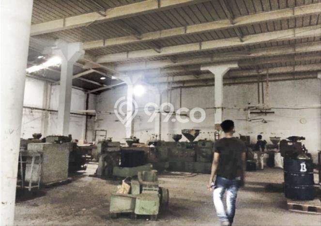 LOKASI STRATEGIS! Gudang di Kamal, Luas 1700m², Pusat Bisnis, Jalan Utama LOKASI STRATEGIS! Gudang di Kamal, Luas 1700m², Pusat Bisnis, Jalan Utama