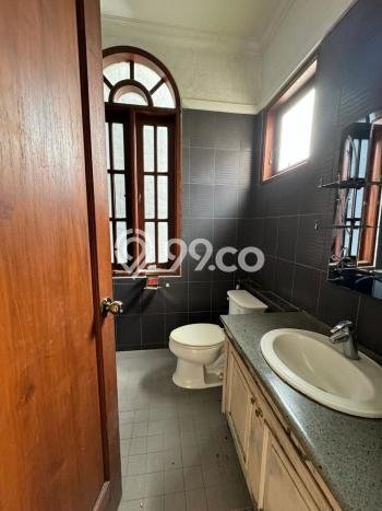 Rumah Disewakan Depok LT 240m2 LB 400m2 Kawasan Pangkalan Jati Rumah Disewakan Depok LT 240m2 LB 400m2 Kawasan Pangkalan Jati