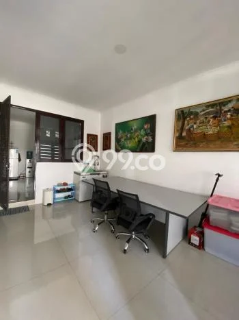 Lokasi terbaik! Rumah siap pakai dikontrakkan di Cinere LB 235m2 Lokasi terbaik! Rumah siap pakai dikontrakkan di Cinere LB 235m2