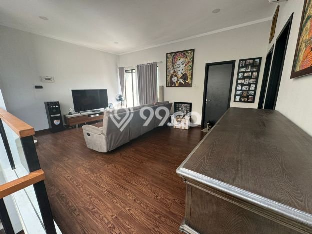 Hunian Elit LB 225m2 Siap Huni Desain Elegan di Bintaro, Tangerang Selatan Hunian Elit LB 225m2 Siap Huni Desain Elegan di Bintaro, Tangerang Selatan