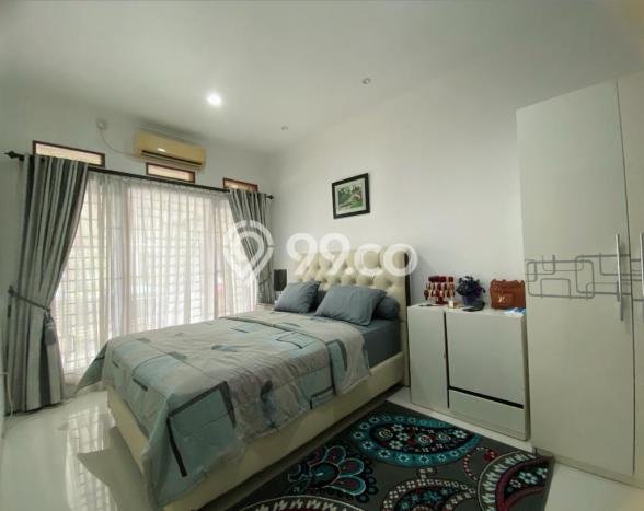 Rumah Asri di Bintaro, Tangerang Selatan, Luas 170m² Bangunan 250m² Rumah Asri di Bintaro, Tangerang Selatan, Luas 170m² Bangunan 250m²