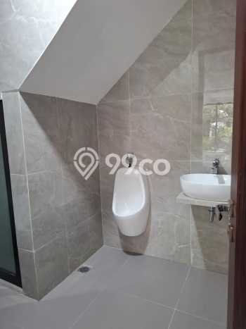PRIME PROPERTY! Rumah di Sektor 9-Bintaro, 5 KT, Lingkungan Elite, Luas 177m² LB 200m² PRIME PROPERTY! Rumah di Sektor 9-Bintaro, 5 KT, Lingkungan Elite, Luas 177m² LB 200m²