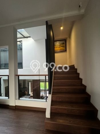 Hunian Elit LB 225m2 Siap Huni Desain Elegan di Bintaro, Tangerang Selatan Hunian Elit LB 225m2 Siap Huni Desain Elegan di Bintaro, Tangerang Selatan