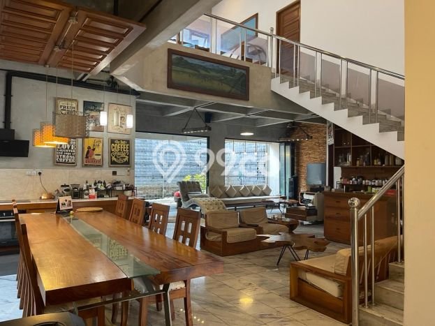 Rumah Elit Modern Tanpa Renovasi di Pejaten Jakarta Selatan Rumah Elit Modern Tanpa Renovasi di Pejaten Jakarta Selatan
