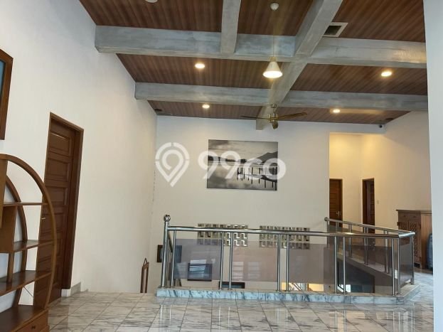 Rumah Elit Modern Tanpa Renovasi di Pejaten Jakarta Selatan Rumah Elit Modern Tanpa Renovasi di Pejaten Jakarta Selatan