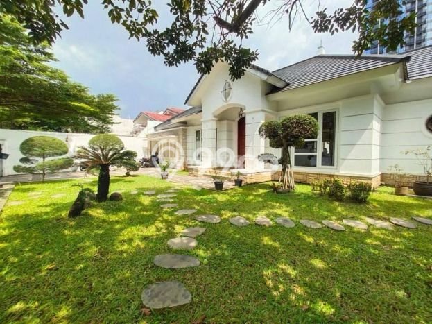 Hunian Eksklusif Siap Huni LT 891m2 di Cilandak, Jakarta Selatan Hunian Eksklusif Siap Huni LT 891m2 di Cilandak, Jakarta Selatan