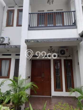 Rumah Luas Asri 4 KT Siap Huni di Lebak Bulus Jakarta Selatan Rumah Luas Asri 4 KT Siap Huni di Lebak Bulus Jakarta Selatan