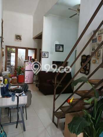 Rumah Modern 3 KT di Pangkalan Jati Depok Semi Furnished Rumah Modern 3 KT di Pangkalan Jati Depok Semi Furnished