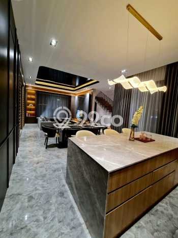 Hunian Eksklusif Siap Huni LT 102m2 di Cakung, Jakarta Timur Hunian Eksklusif Siap Huni LT 102m2 di Cakung, Jakarta Timur